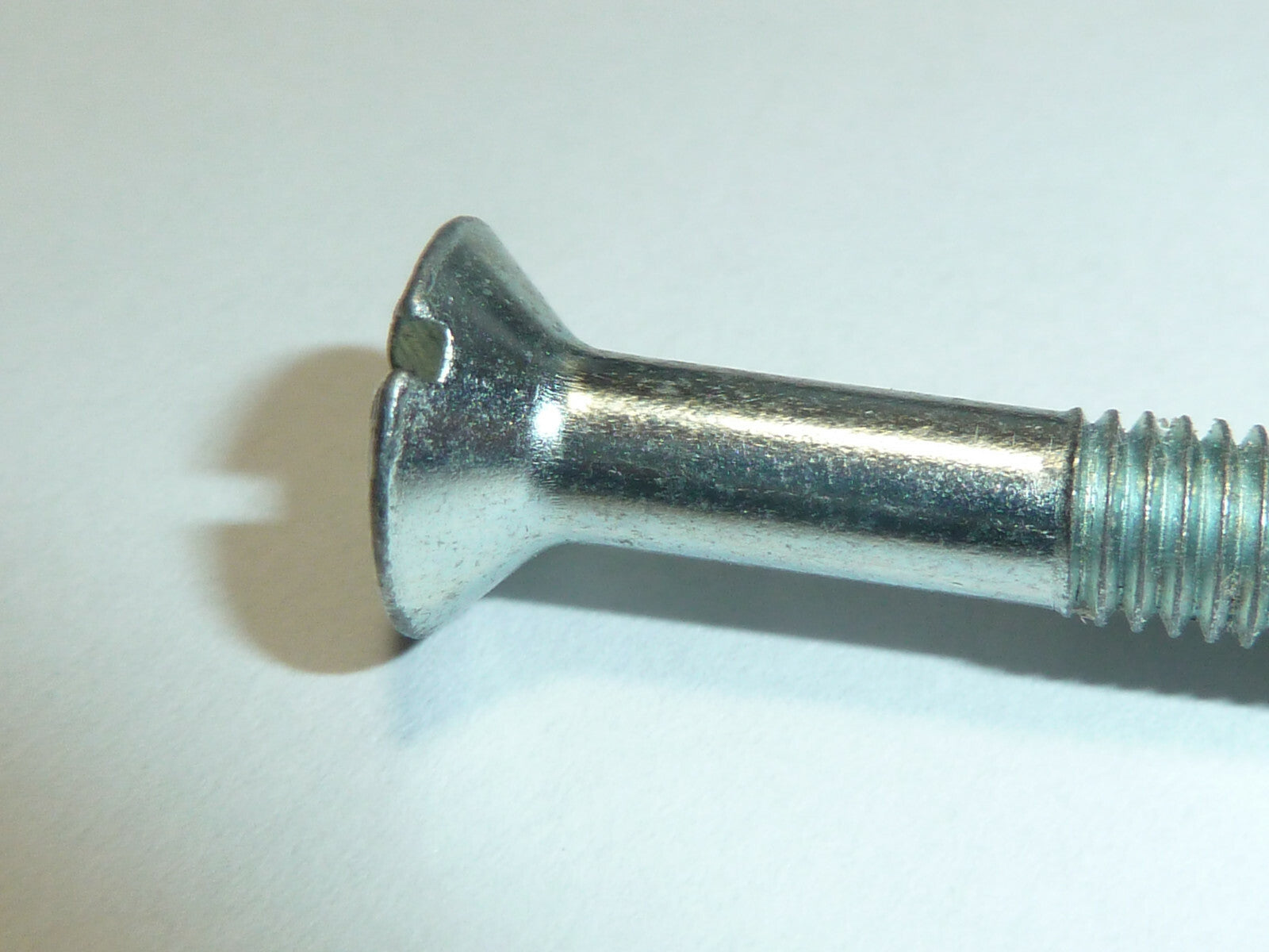 NOS 14 Vis à métaux à tête ronde tète de fourche avec écrou 5 x 40 mm