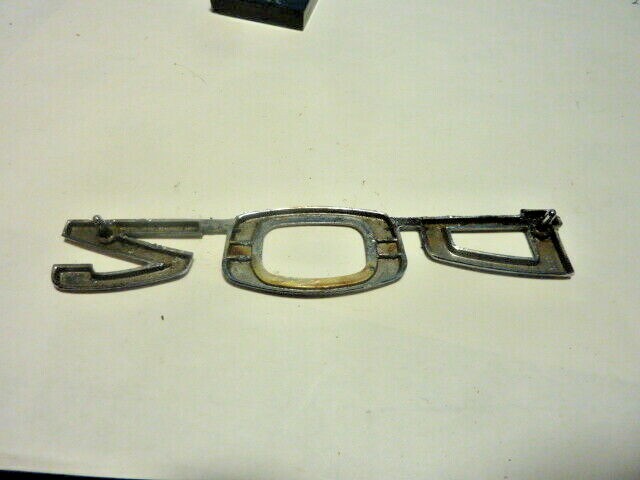 PEUGEOT 204 sigle embleme logo insigne monogramme hayon coffre en aluminium