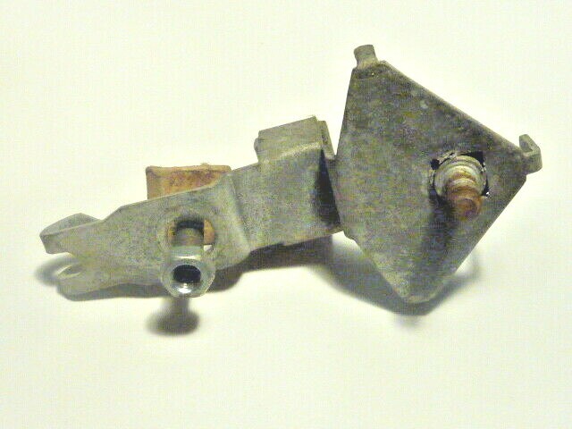 ancien patte support  porte ampoule  renault peugeot simca citroen ???