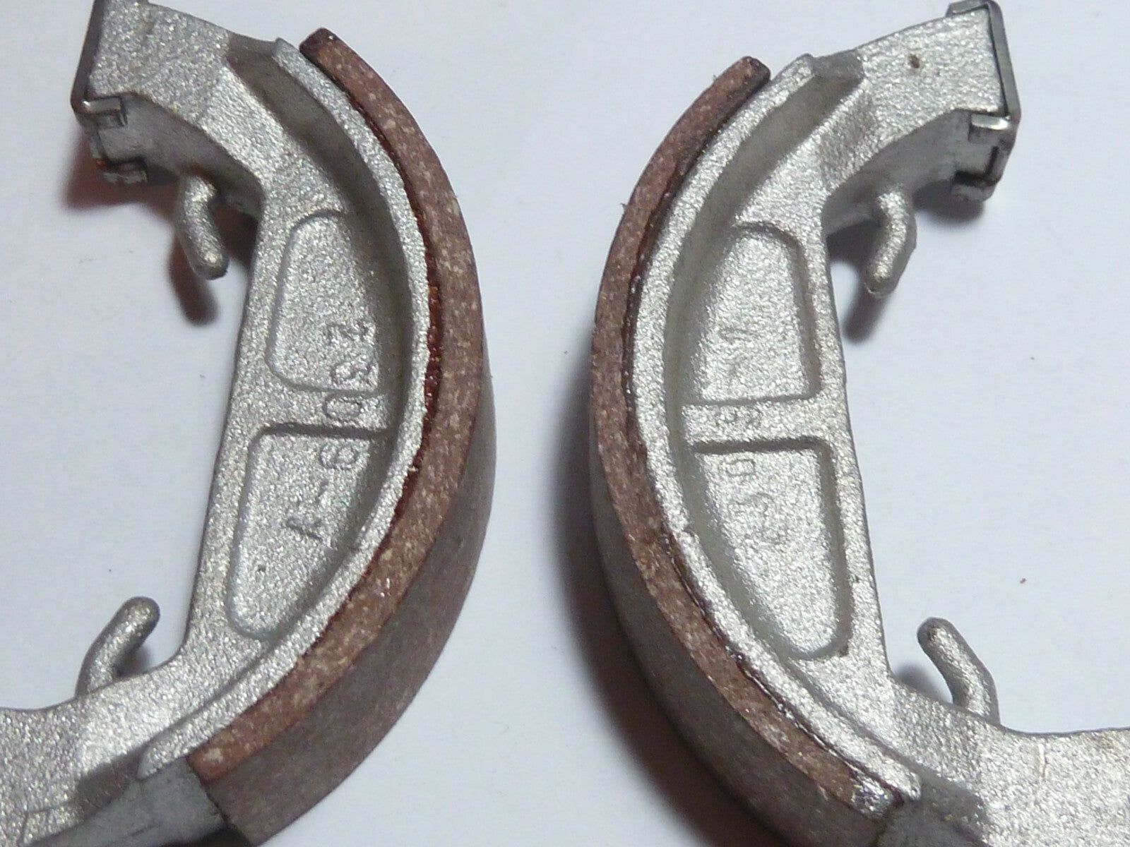 Mâchoires de frein à tambour neuve ancien stock 80 mm / 18.5 mm