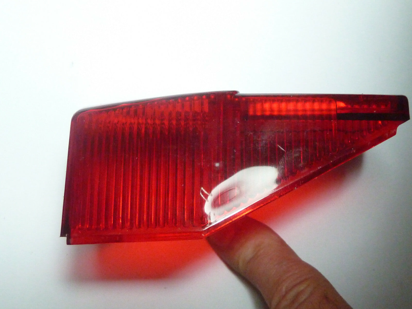 Cabochon Feu Rouge Motobécane vintage ancien stock