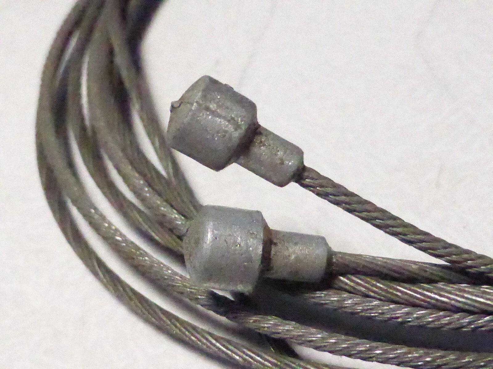 Câble de frein 1.9m et 0.9 m Ø 1.45 mm tête type poire Ø 6xL5mm
