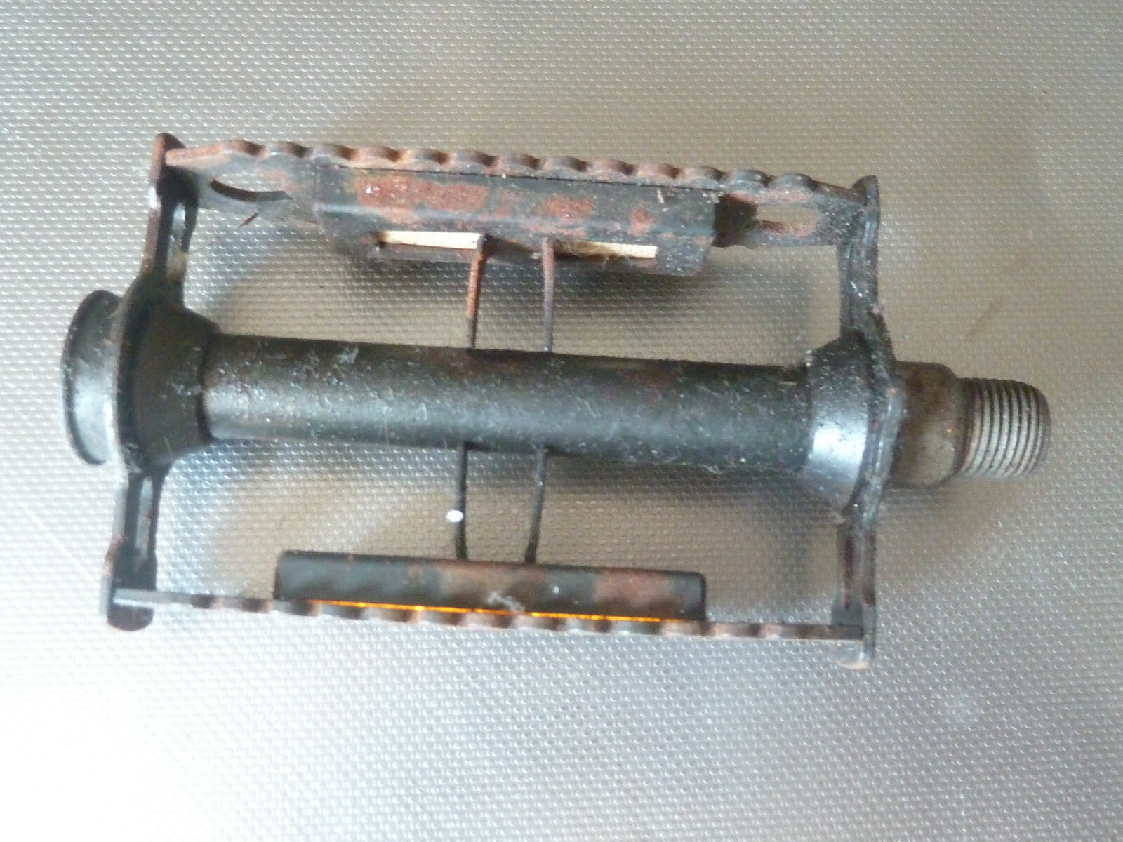 1 ancienne pedales 14/125 velo vintage lyotard ville randonneur cyclo