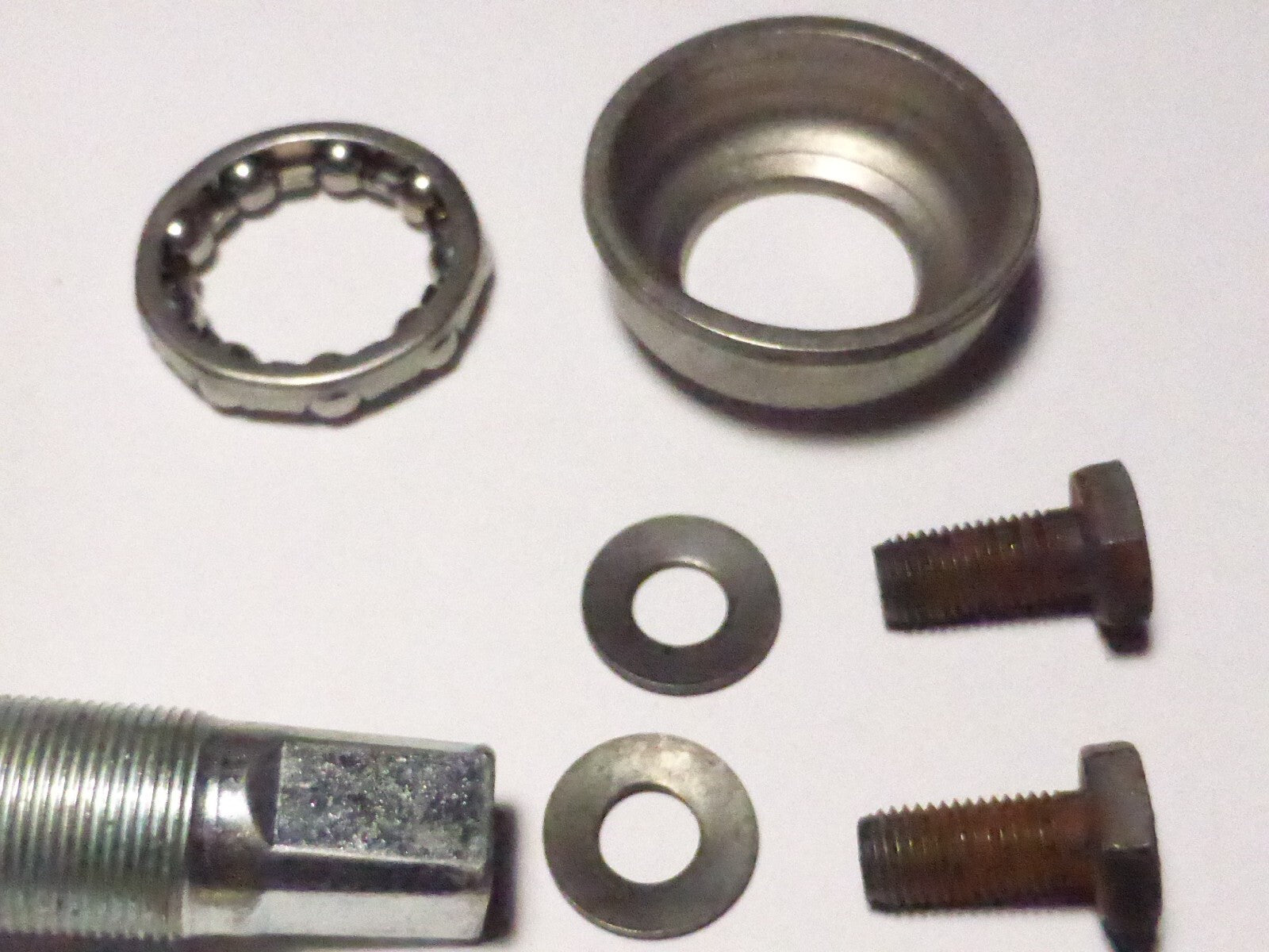 NOS Thun square bottom bracket  retro bike boitier de pédalier vintage ancien
