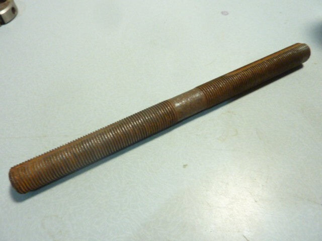 NOS Axe de roue  nu 11x100 145 mm diamètre 11 mm longueur 145 mm rainuré