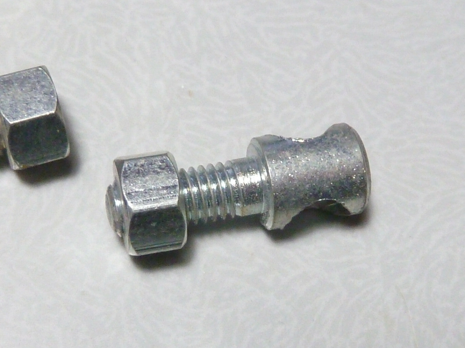 ✨ NOS 4 anciennes SERRE TRINGLE  L 22.3 X 8 X D 6mm cyclomoteur VINTAGE✨