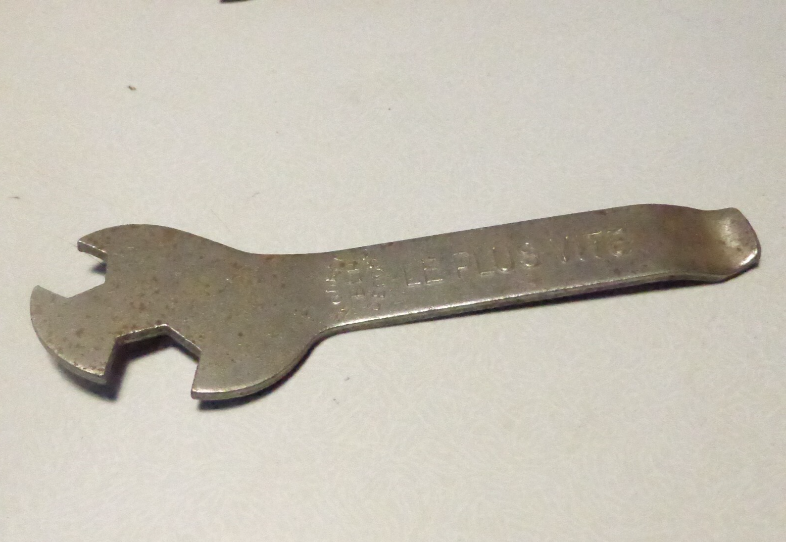 OUTIL VELO ANCIEN  CLE ELP  "LE PLUS VITE" vintage