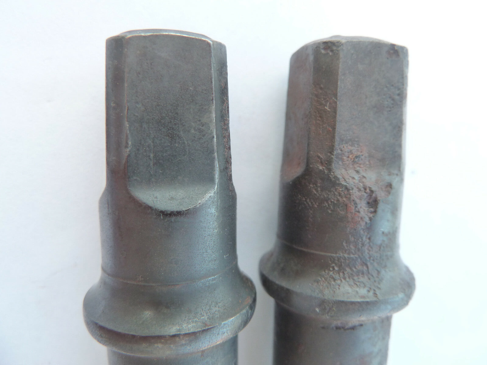 AXE PEDALIER STRONGLIGHT vintage bottom bracket axle 122 mm  eroica a tarauder