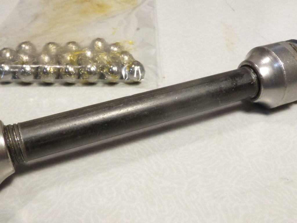 NOS 1 Ancien vintage AXE creux ROUE  vélo cyclo Ø 8 longueur 139 mm neuf ofmega