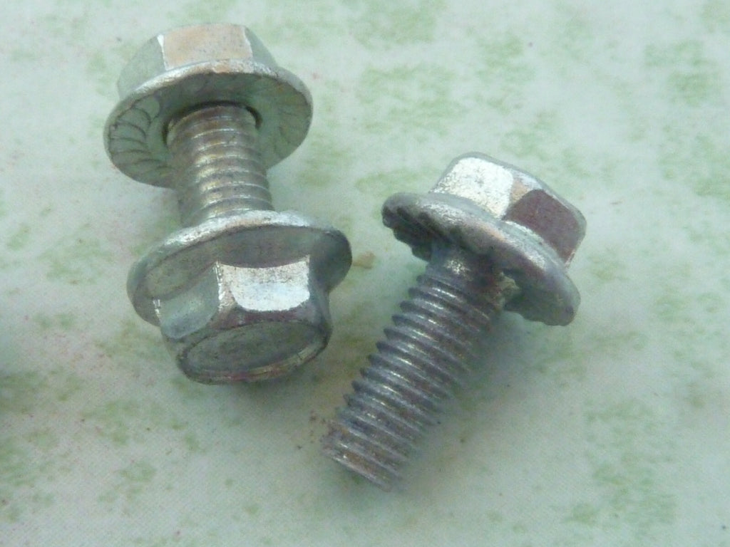 ✨ NOS – Lot de 4 vis carter de chaîne vélo/cyclomoteur vintage – Ancien stock ✨