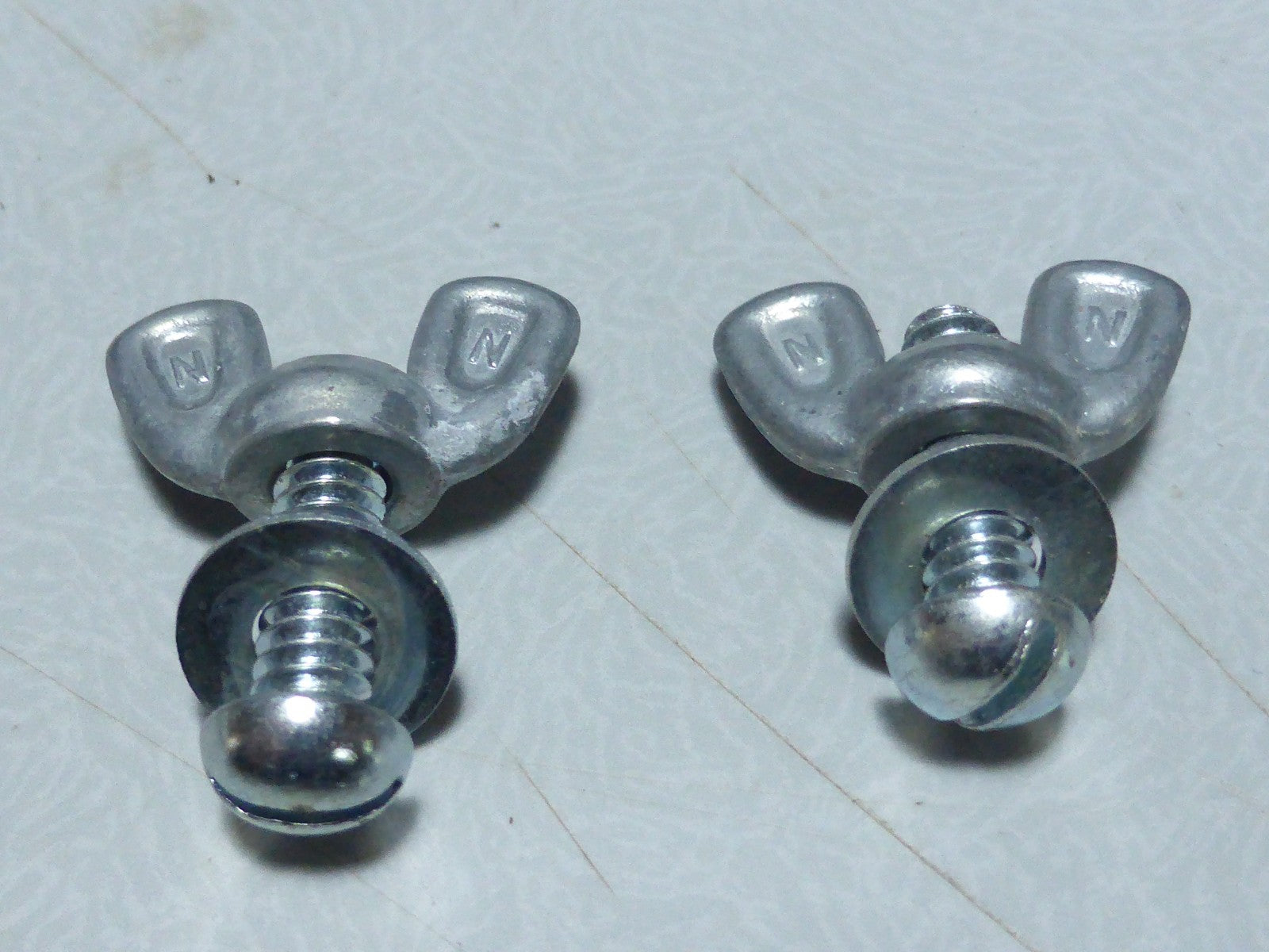 ✨ NOS Set de 2 Vis à papillon Écrous à oreilles Mudguard pour BLUEMELS Vintage ✨