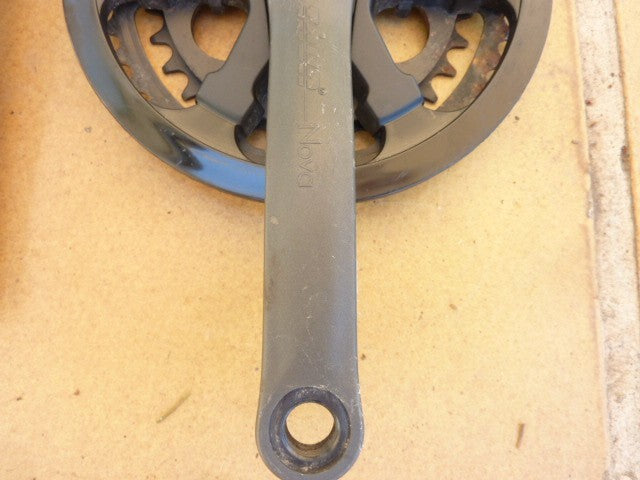 NOS Pédalier THUN NOVA vintage 30/38 dents  centre carré  manivelle 150 mm