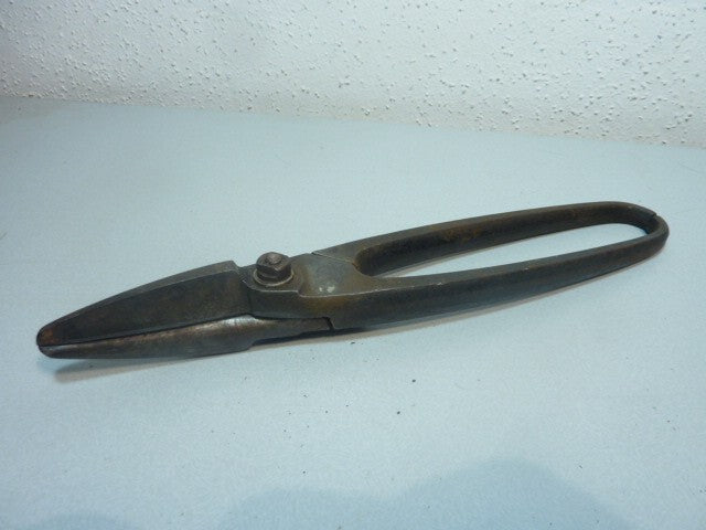 Ancienne cisaille à zinc, n° 30, l'Universelle, Thuillier, outil, objet métier