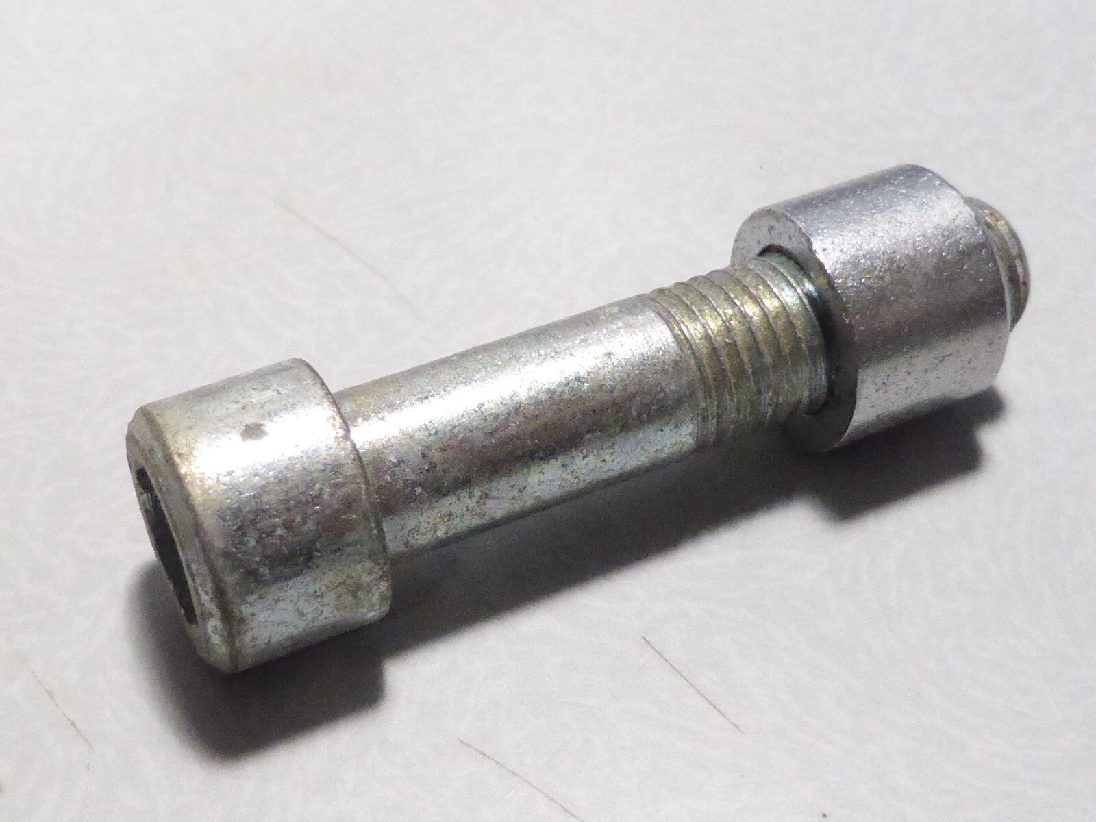 SERRAGE DE SELLE  BOULON DE FIXATION VIS ECROU ACIER  VELO VINTAGE CYCLE 8x34