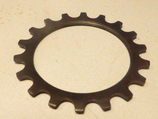 NOS vintage pignon 18  MAILLARD  threaded freewheel cog