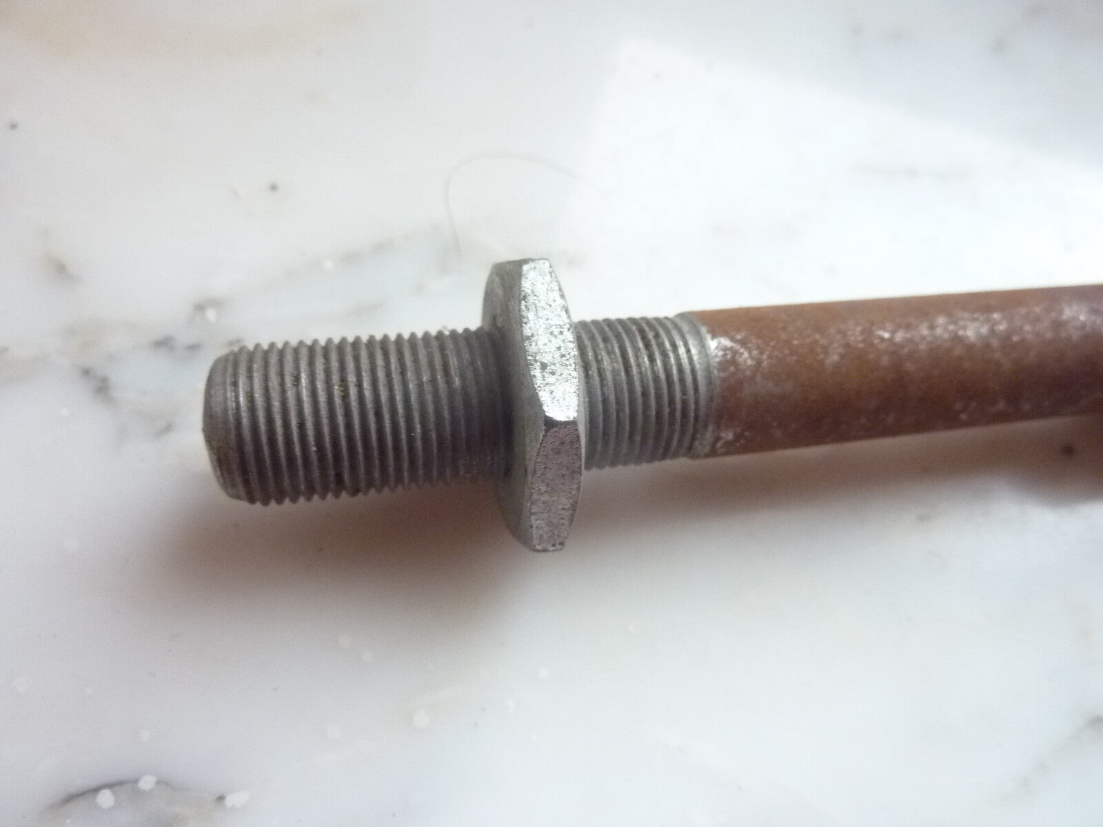 NOS ancien axe de roue moto Motobecane Terrot 12 mm 180 mm vintage