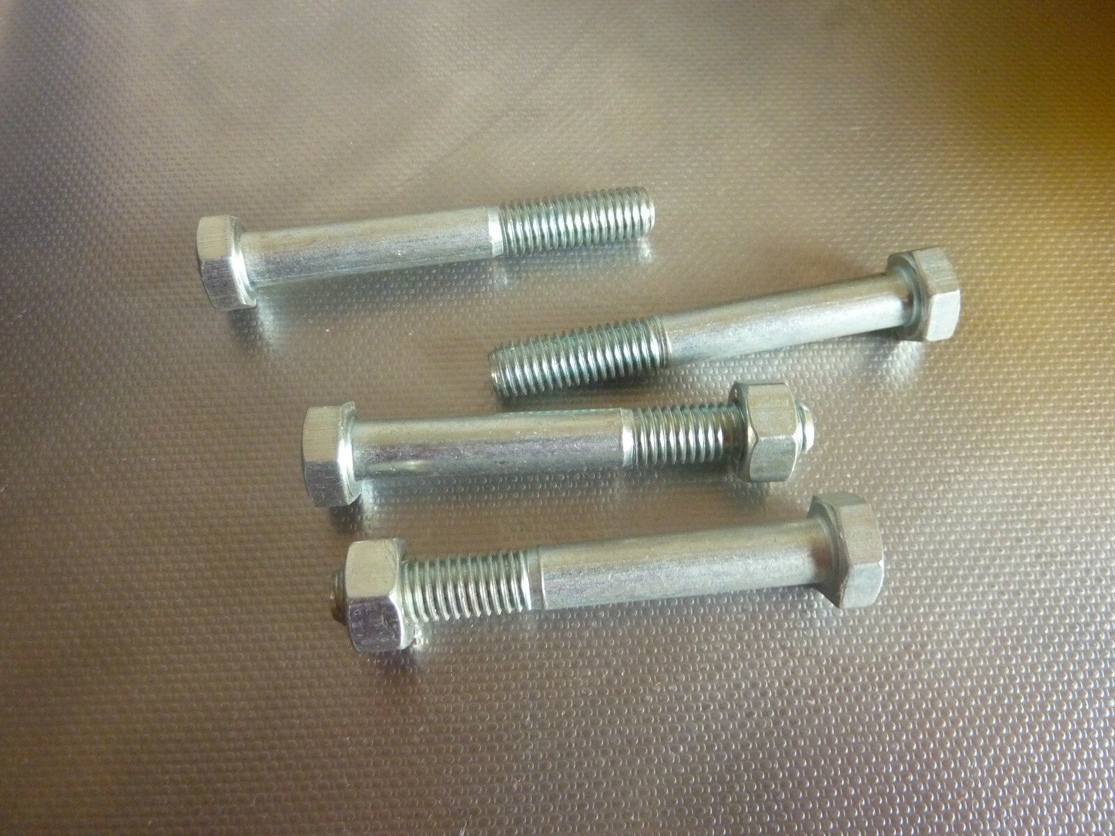 4 vis  Axe de béquille diamètre 8mm x 60 mm solex fixation moteur ? ancien stock