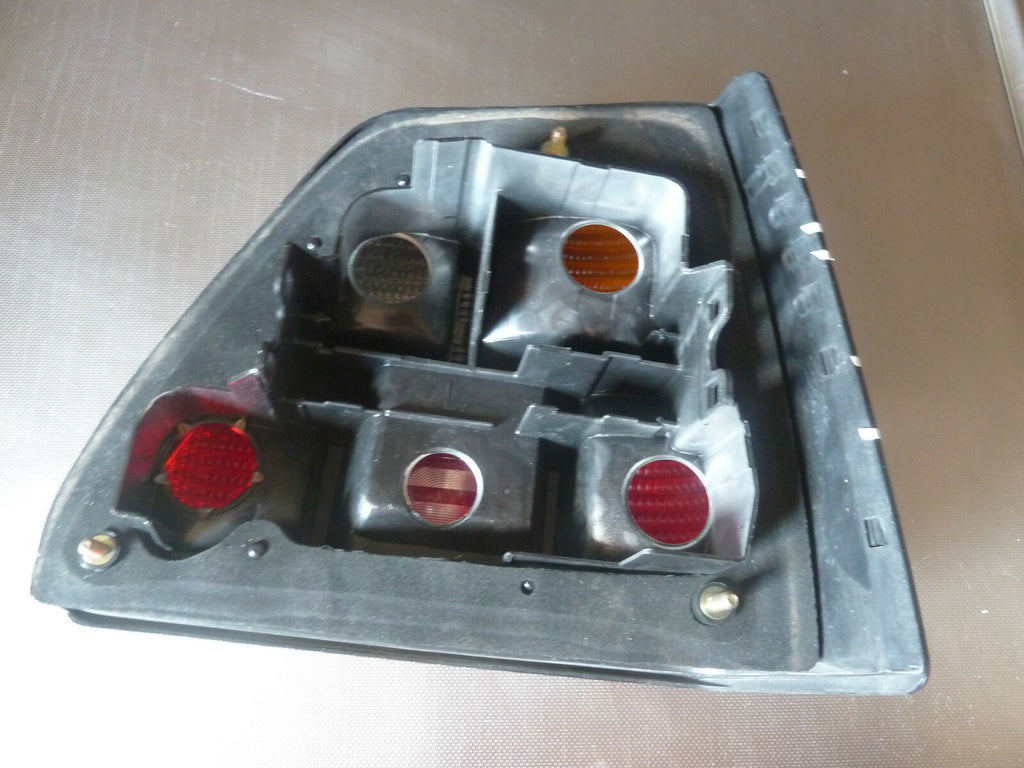Feux - Phare Arrière Côté Droit - original - Volkswagen Golf II 83- > 92