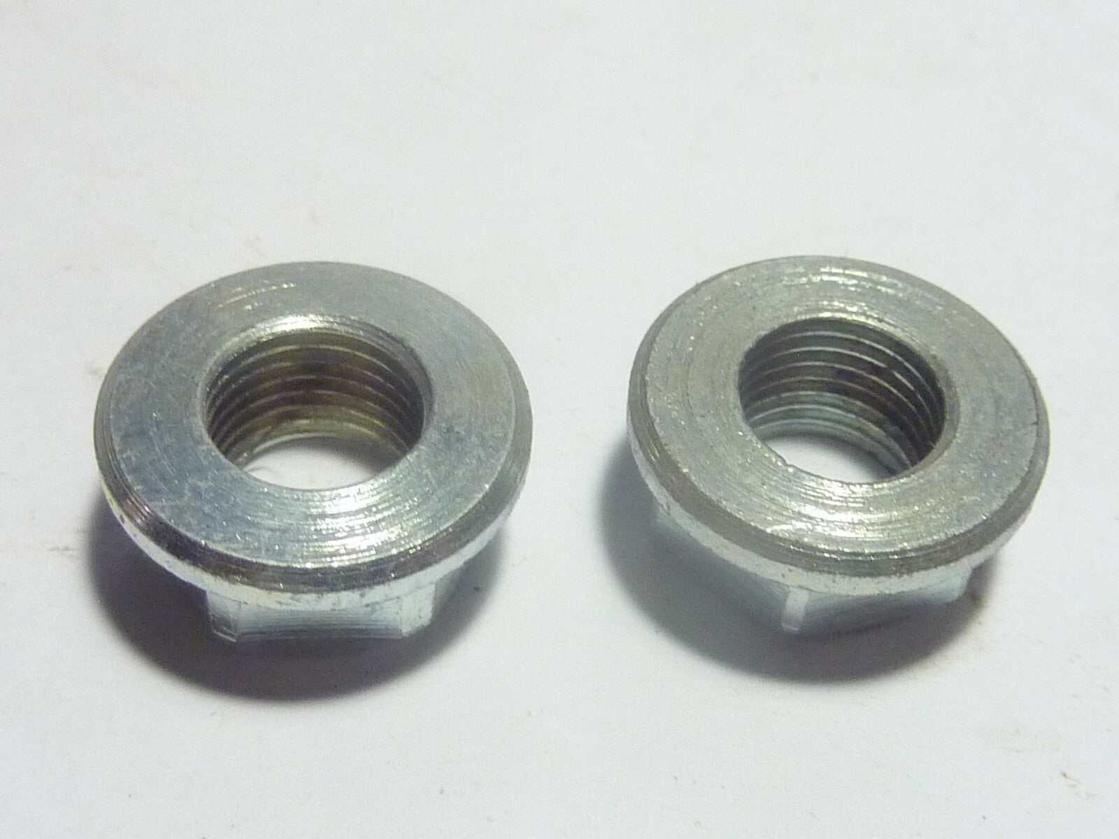✨ NOS – Écrou à Embase / Boulon pour Axe de Roue – velo Vintage 9.5x1 french ✨