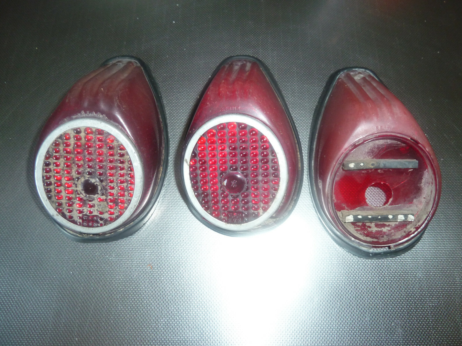 3 Cabochon feu arrière droit SEIMA (TPV 372) Citroen traction ?
