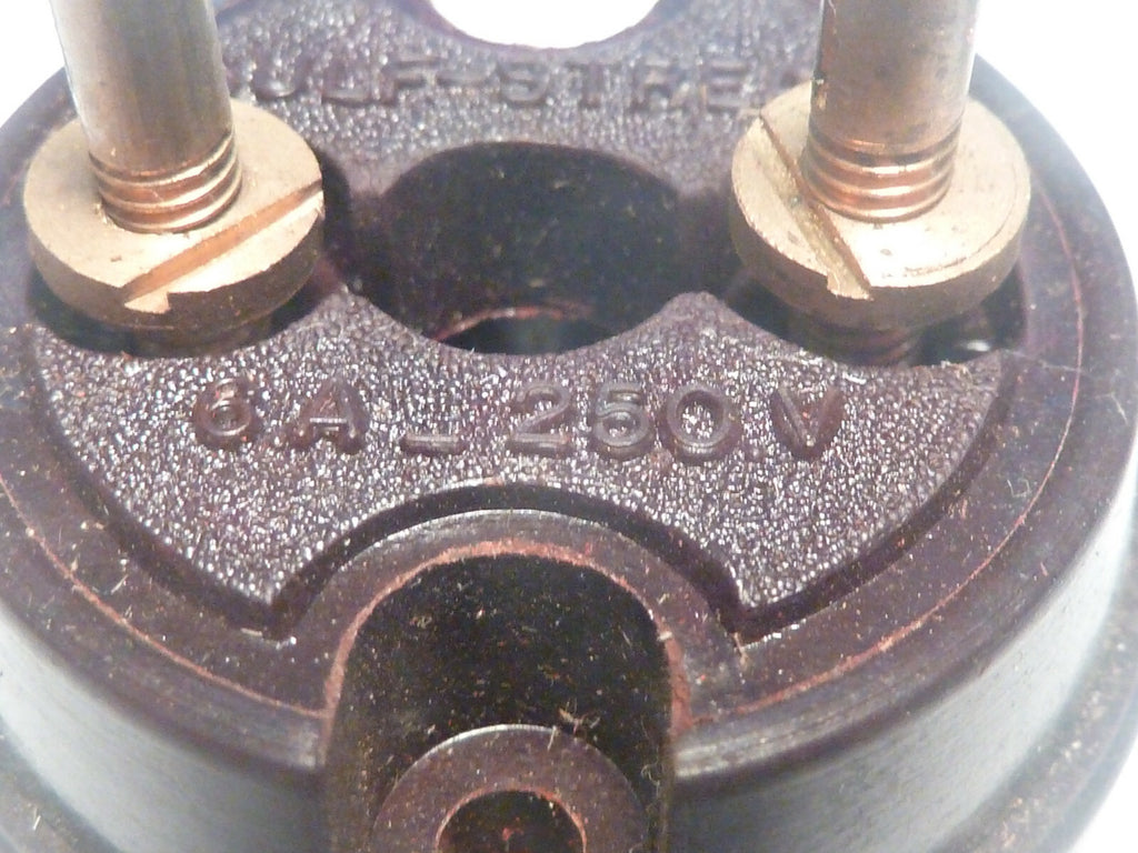 ancienne bakelite plastic prise invérsé  gulf-stream 6A-250V