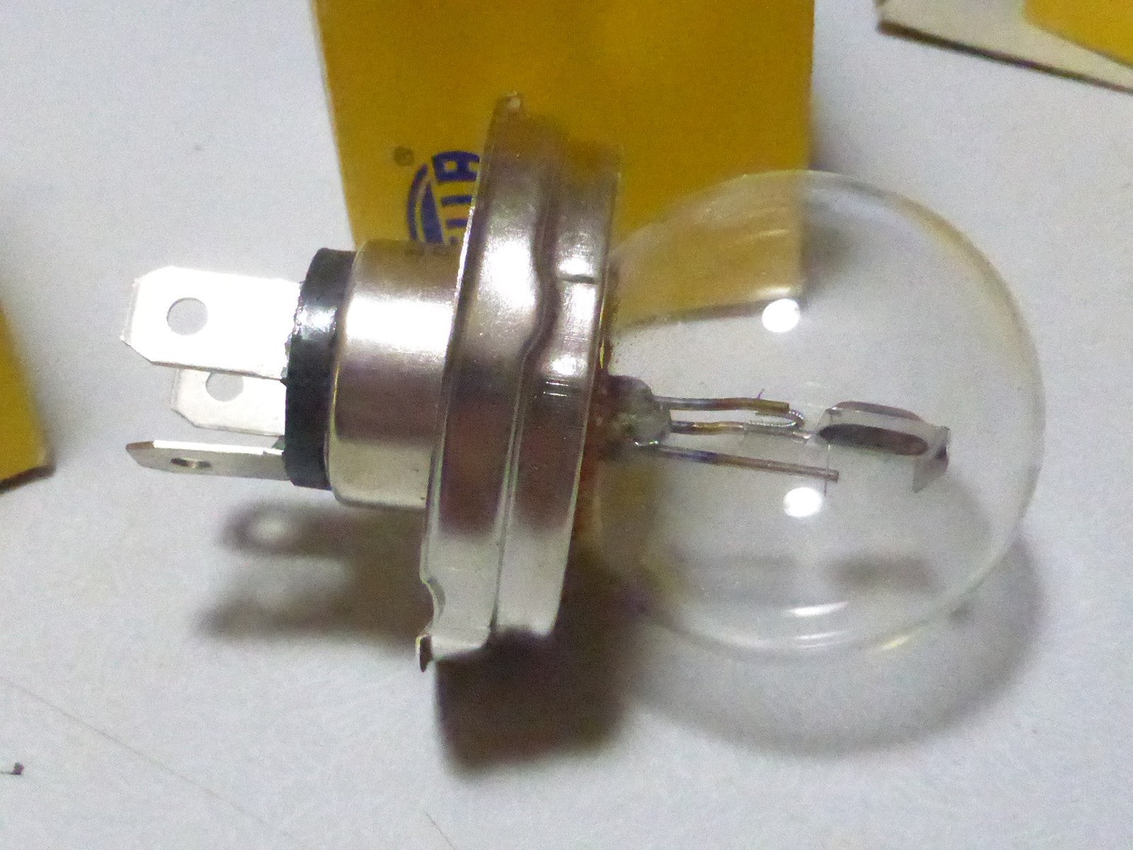 3 HELLA  R2 ampoule  12V 45/40W  8GJ 002 088-131