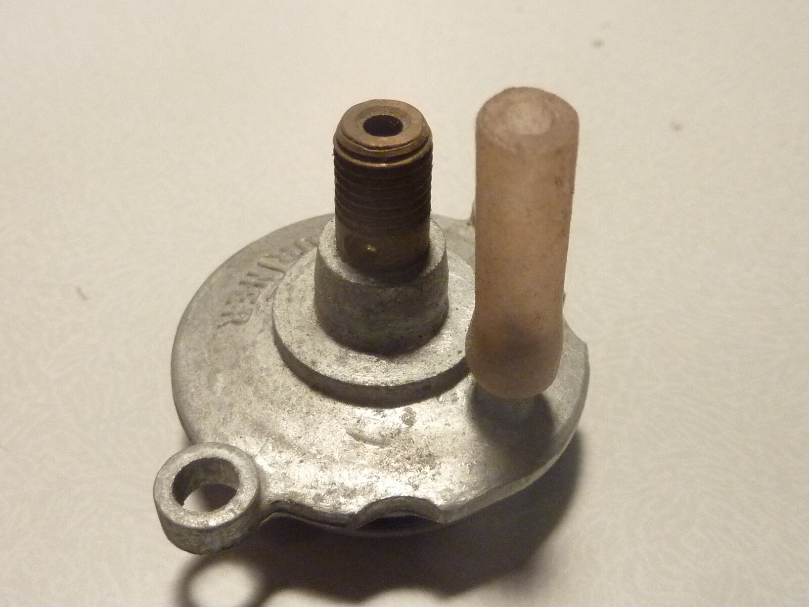 NOS 1 Couvercle de cuve Gurtner  type H14  569 Mobylette Motobécane AV89 4775