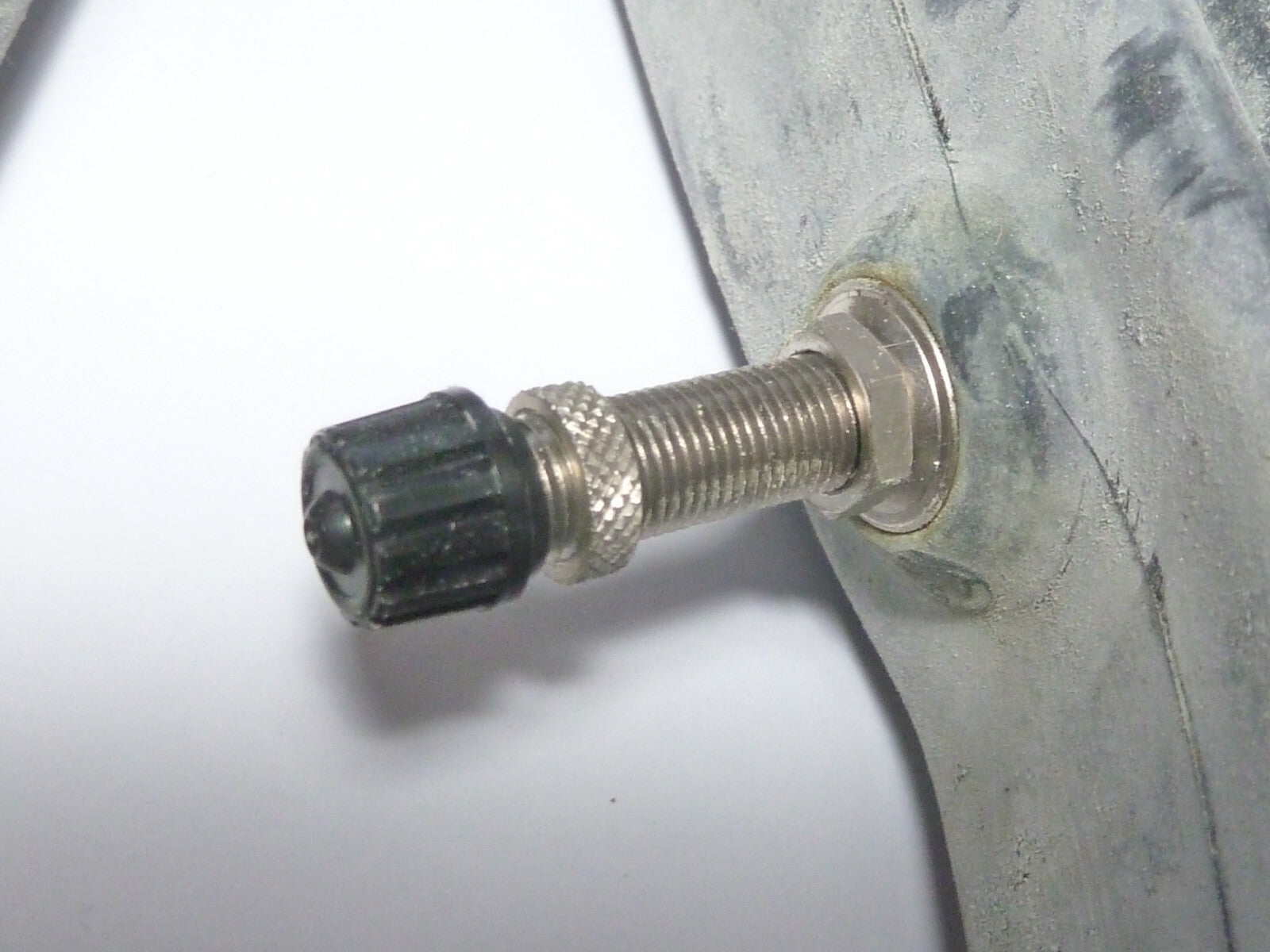CHAMBRE A AIR MICHELIN VELO 26 x 2.125 54-559 VALVE SCHRADER