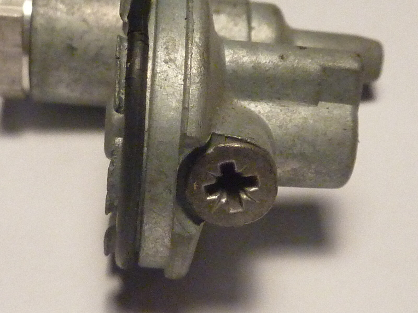 ✨ NOS Couvercle Haut de Cuve Gurtner – Peugeot / Motobécane – Vintage ✨