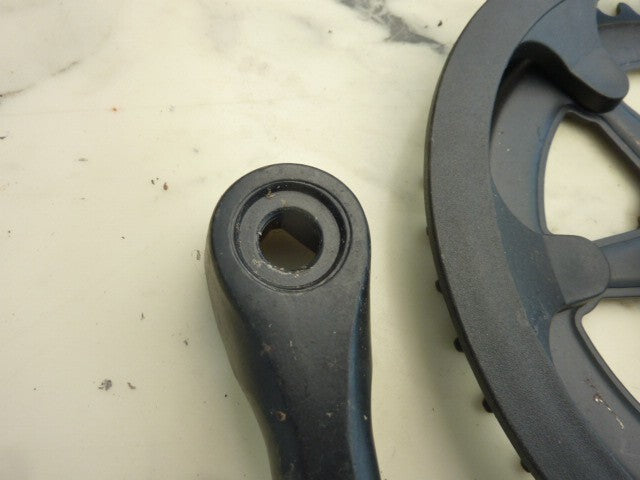 NOS Pédalier vintage 40 dents  centre carré  manivelle 150 mm