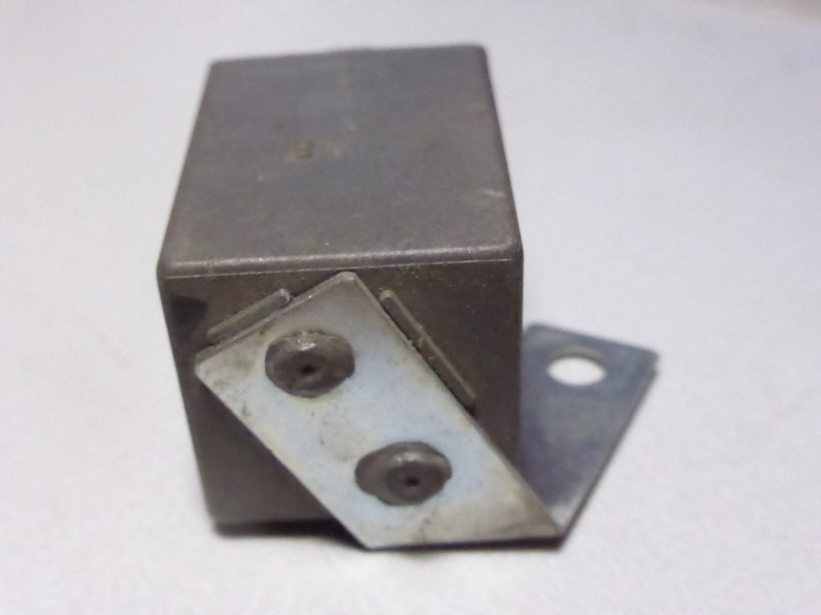 Relais Renault Bitron 2041002 A 73365