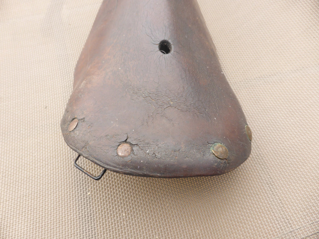 ancienne  selle de vélo en cuir - Marque Motobecane - vintage old bike