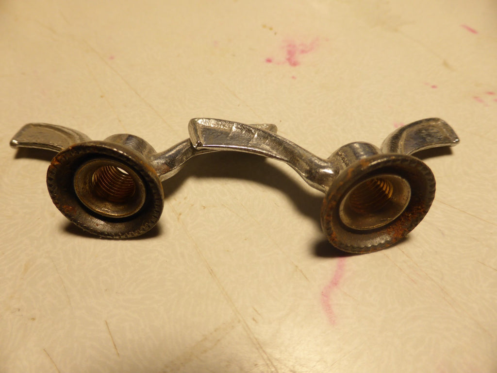 anciens écrous vintage papillons d'axe de vélo  8 mm