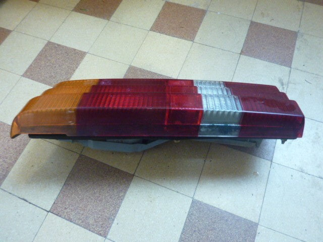 Feu arriere principal droit (feux) FORD ESCORT 3 81AG13A602BA