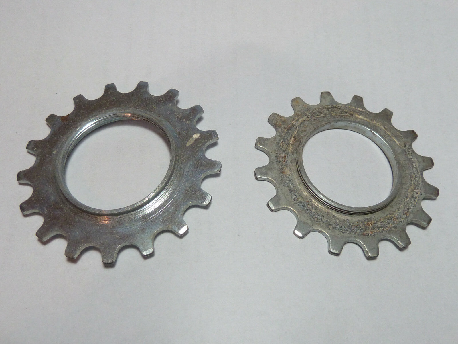 NOS ancien vintage pignon cogs 16/17 dents maillard