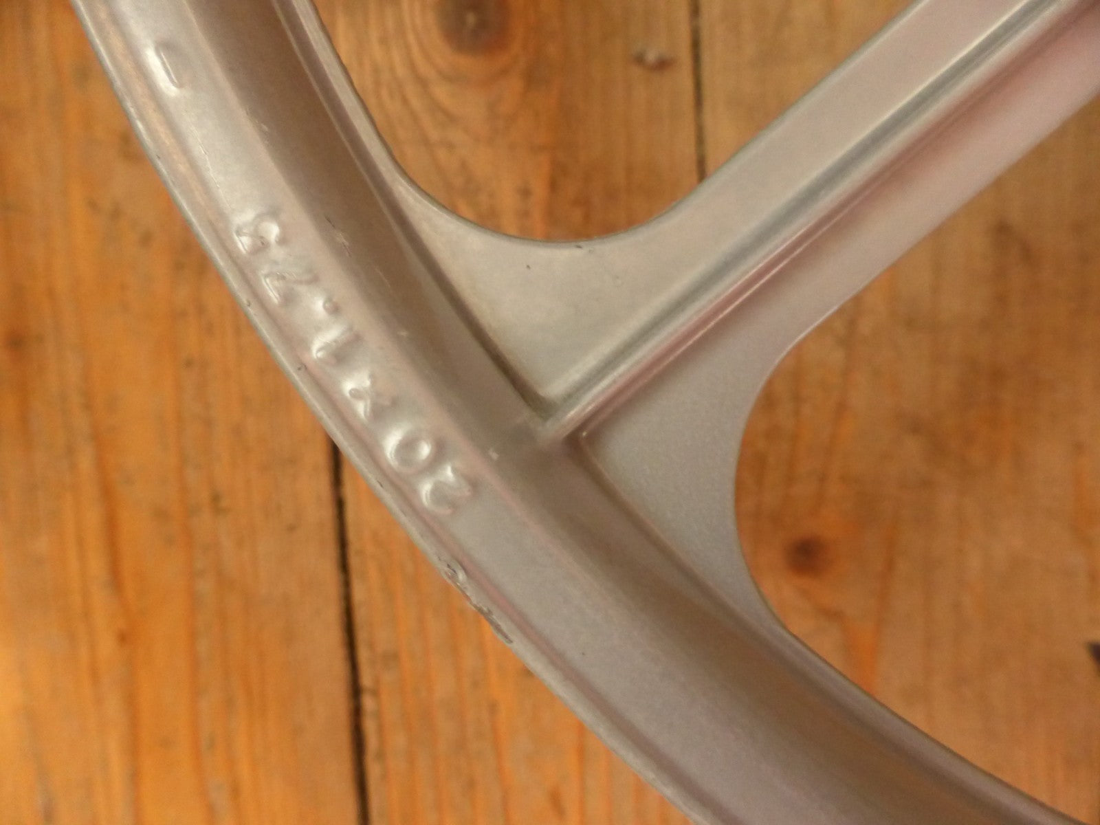 ✨ NOS Roue BMX 20x1.75 à Bâtons Aluminium – Frein Tambour - Bernardi Motor ✨