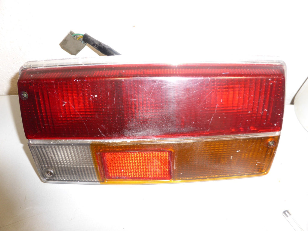 feu arrière gauche Seima 647 peugeot 304