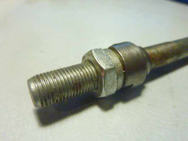 NOS ancien stock Ecrou d'axes de Roue 9.5 mm motobecane peugeot Cyclo MBK 135 mm