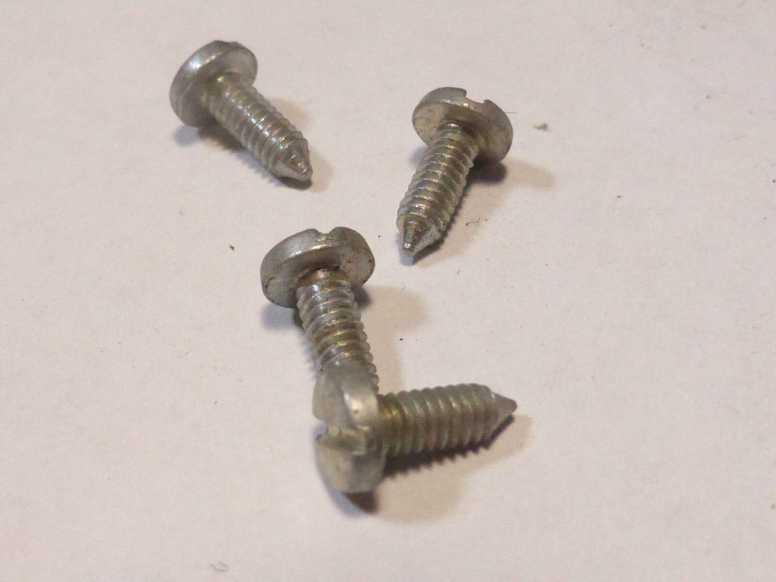 4 mini  vis fendue tète ronde   Solex velo mobylette