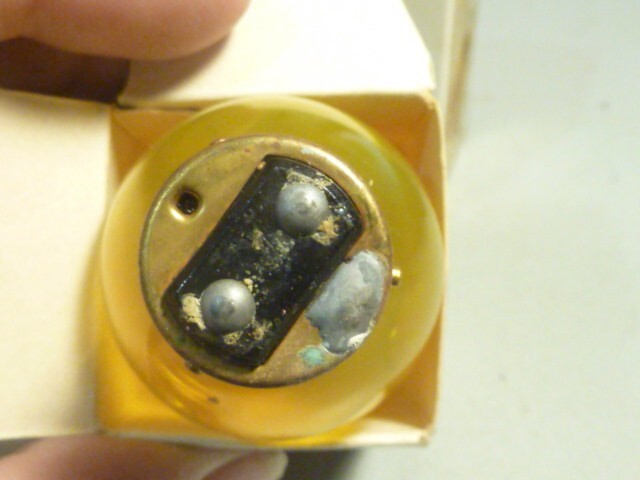 NOS 2 ampoules MAZDA éclairage vintage  6V - 1A code - BA 21 d jaune Bulb 6W