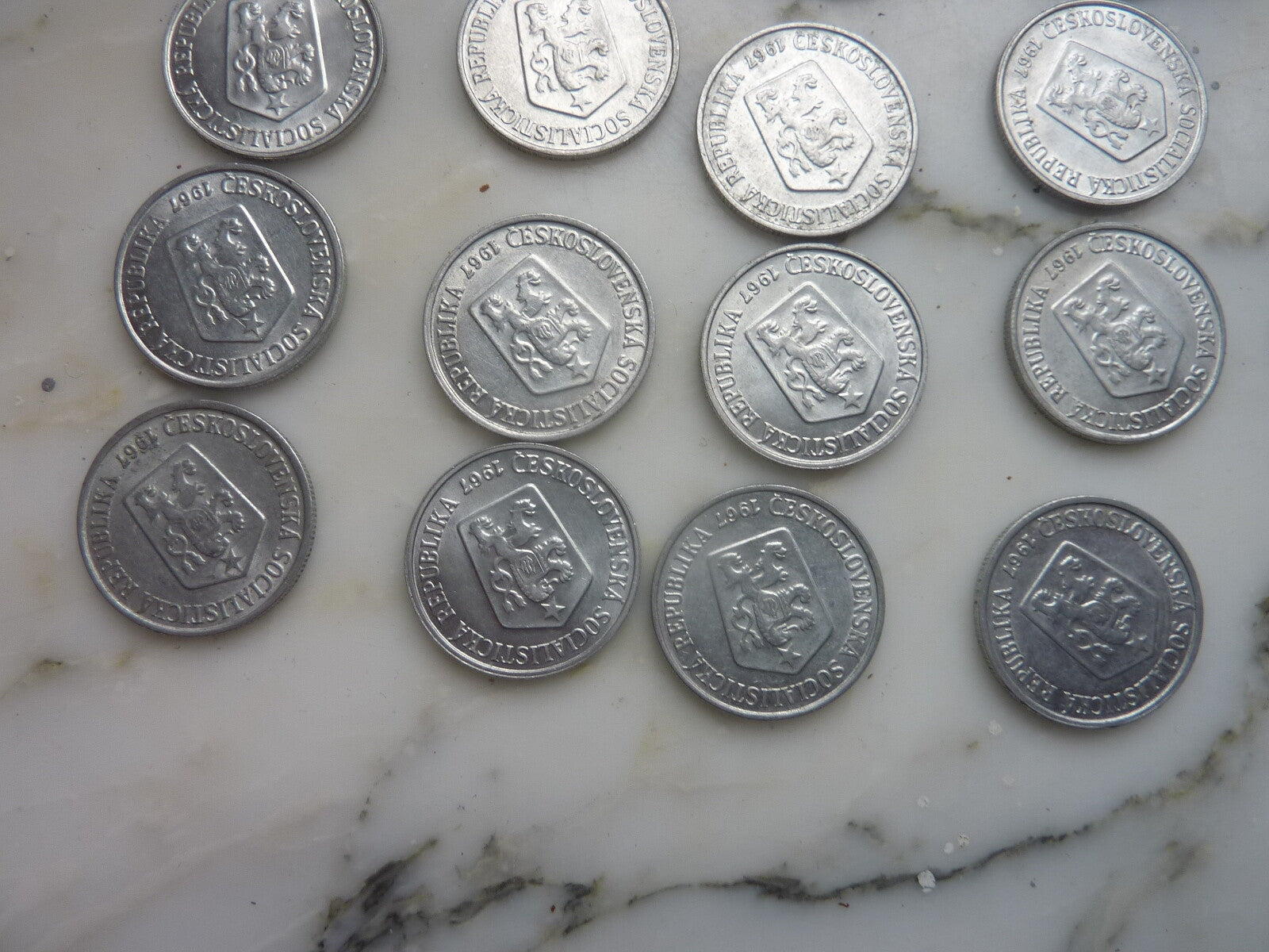 lot de 16 pièces de TCHECOSLOVAQUIE  10 haleru 1967