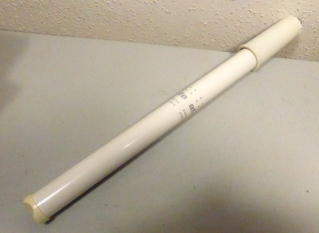 NOS NEW 1 pompe velotage  AFA POMPE A AIR 32.5-30 cm - MADE IN FRANCE blanche