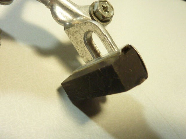 NOS Etrier de frein arrière modèle CLB  GL-48-65 avec fixation sur le pontet