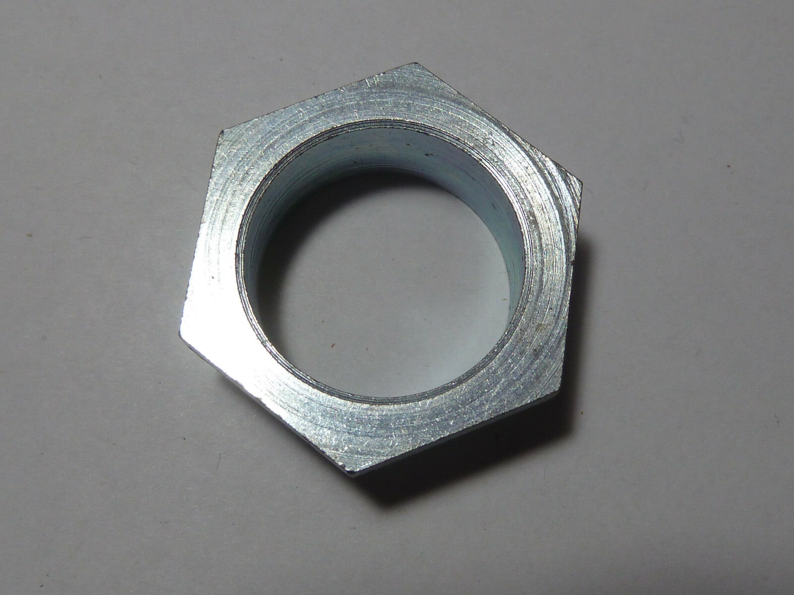 Ecrou echappement motobecane 6 pans de 32 mm diamètre intérieur 26 mm pas 32x1.5