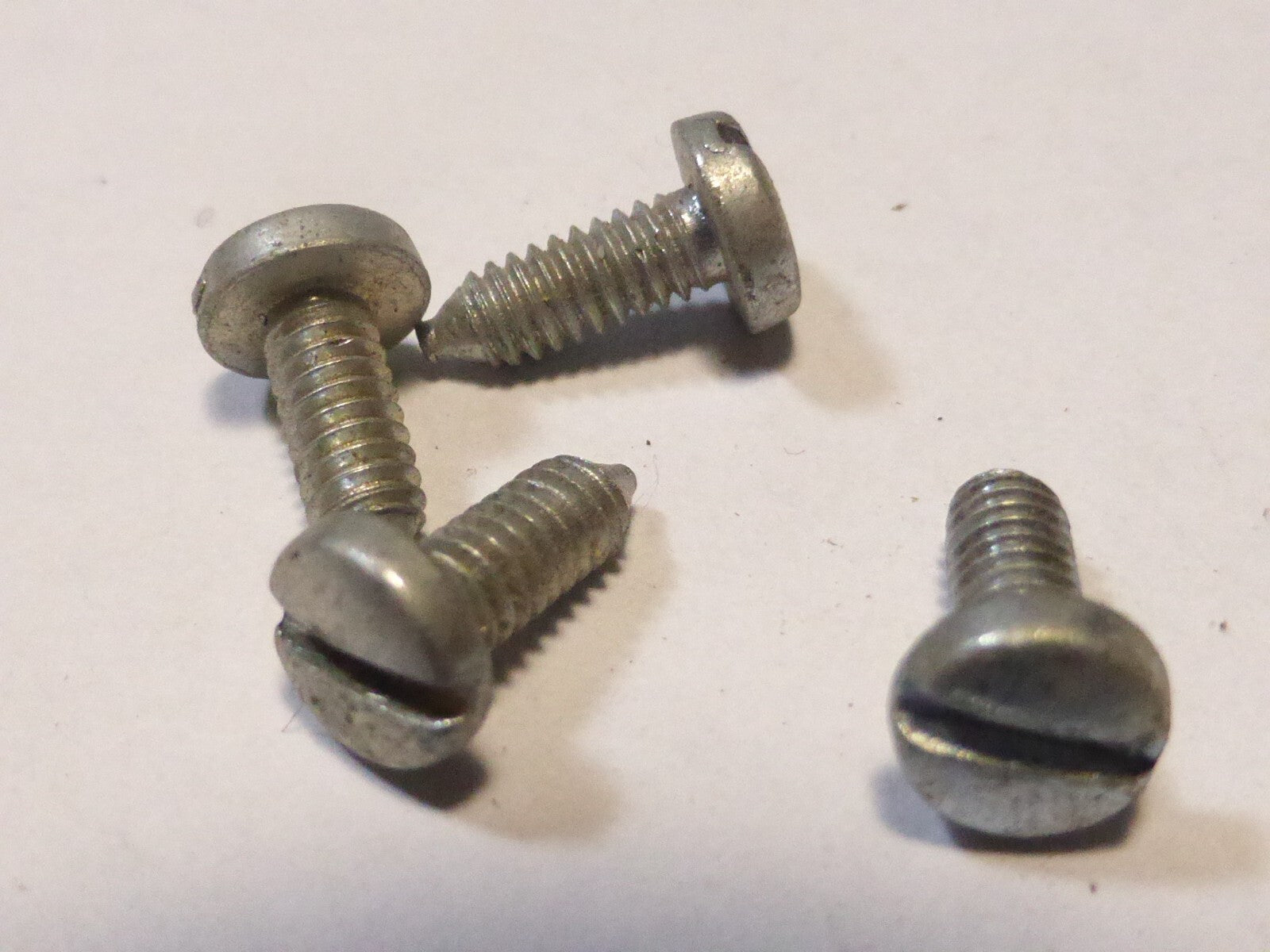 4 mini  vis fendue tète ronde   Solex velo mobylette
