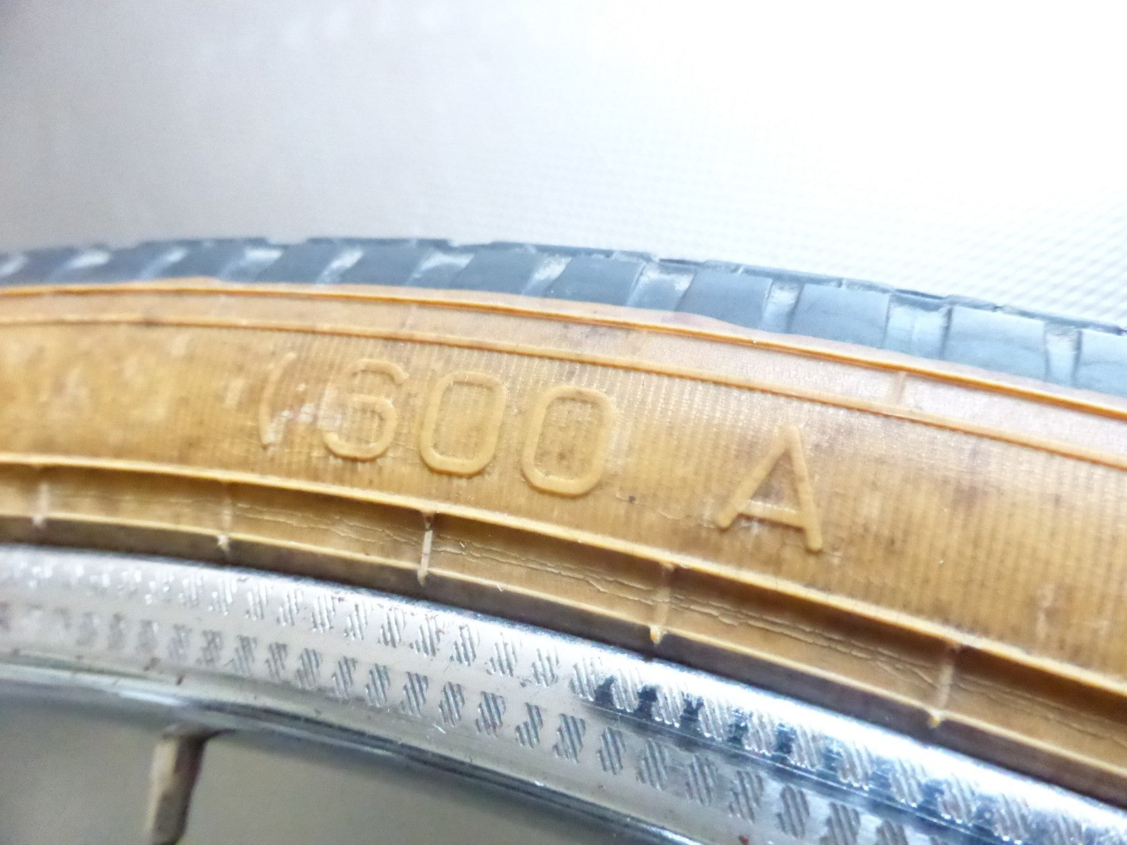 jante Roue 24" 600A Confort Michelin VELO vintage  chrome Made France 37-541