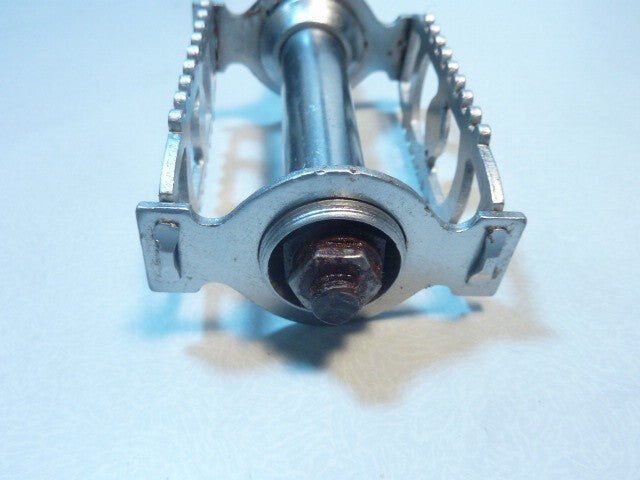 1 petite pédale lyotard ? vélo ancien vintage pedals  gauche  14/125