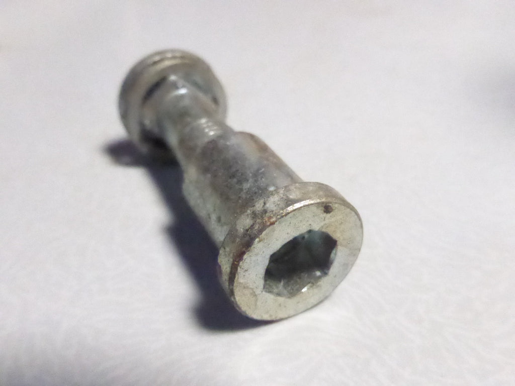 NOS SERRAGE SELLE   VIS ECROU ACIER  VELO VINTAGE 28 mm a 35 mm