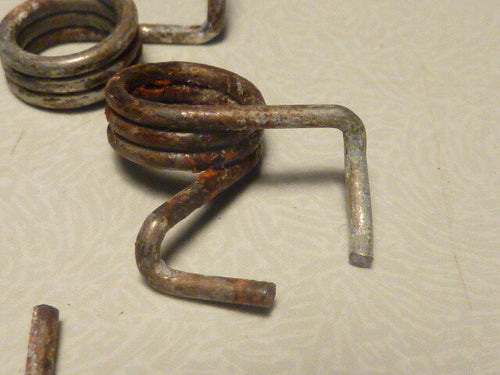 5 ressort de rappel origine inconnue traces du au stockage voir photos