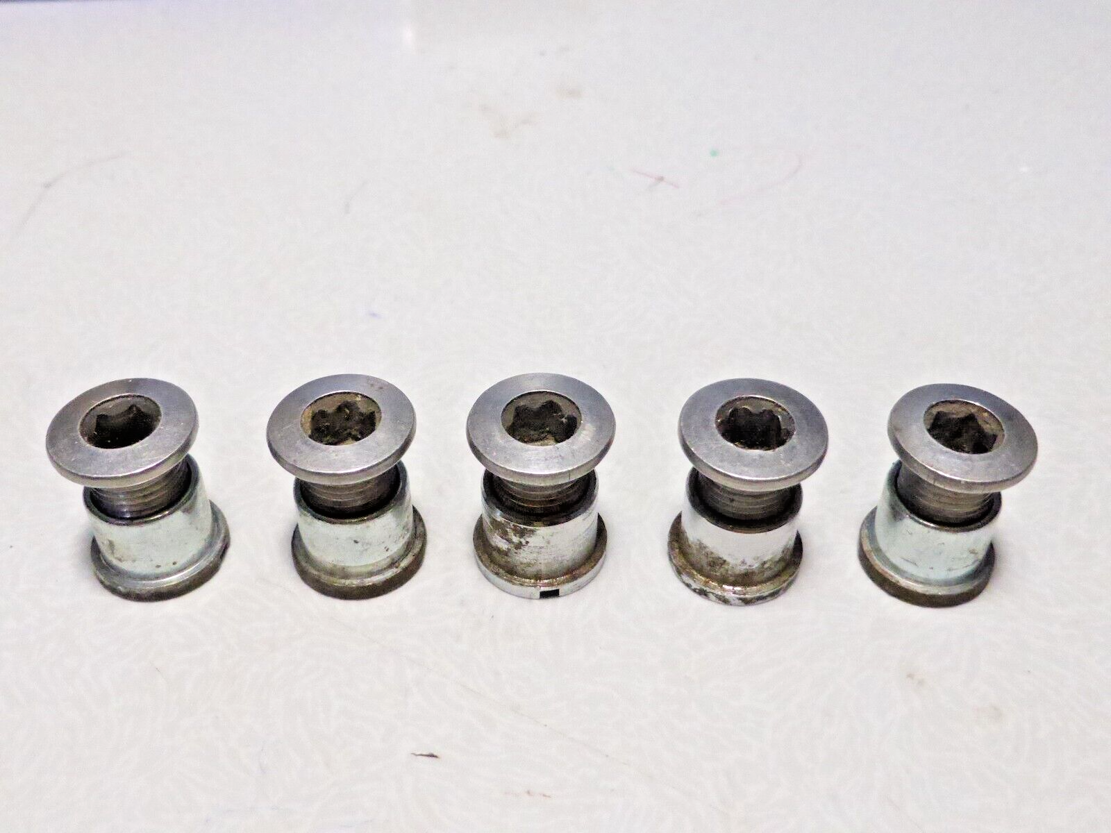 lot de 5 Vis  vélo pédalier  motobecane peugeot vintage